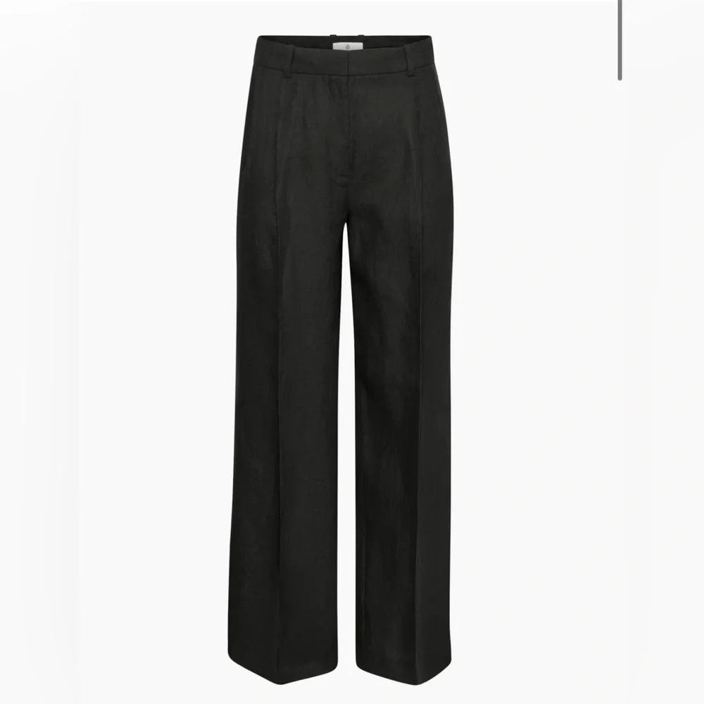 Aritzia Babaton Pleated Linen Pant in Black Size 6 High-rise wide-leg pants